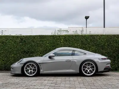 2025 Porsche 911 S/T in Mode Grau