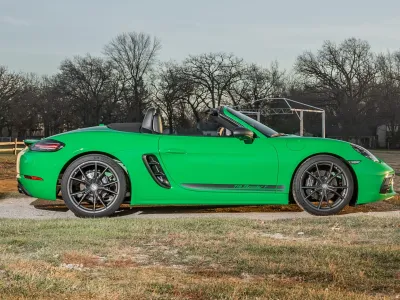2021 Porsche 718 Boxster T 4.0 in Python Green