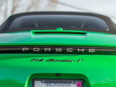 2021 Porsche 718 Boxster T 4.0 in Python Green