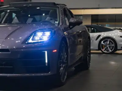 2024 Porsche Panamera 4 in Provence