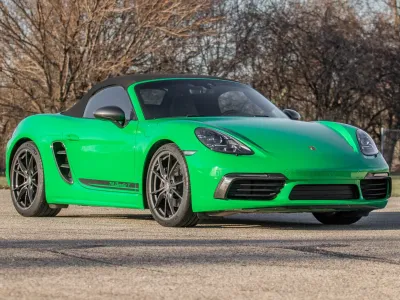 2021 Porsche 718 Boxster T 4.0 in Python Green