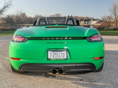 2021 Porsche 718 Boxster T 4.0 in Python Green