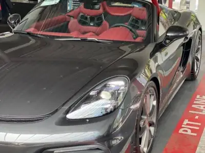 2021 Porsche 718 Spyder in Grigio Granito Metallic